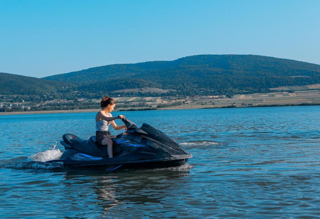 Laguna Beach Club Bazaleti Lake Dushet'i Ngoại thất bức ảnh